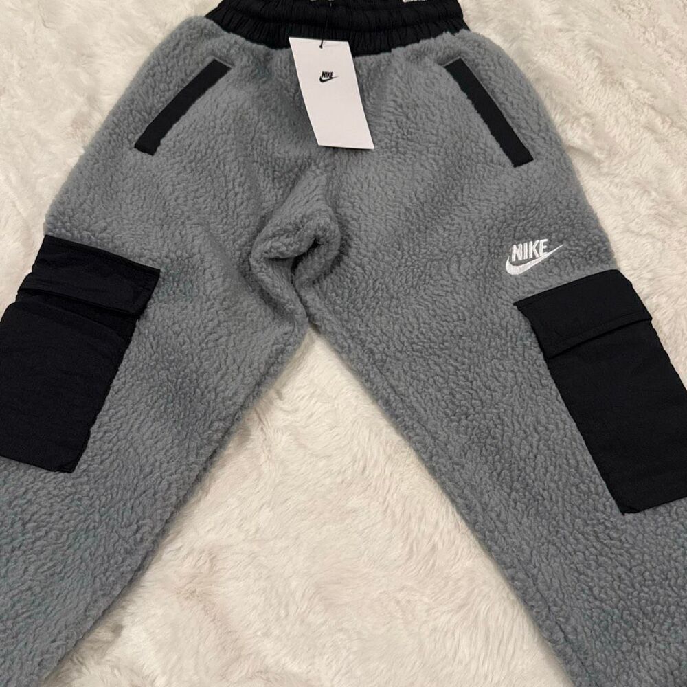 NWT Nike club fleece joggers with cargo pockets gray with black details size XS